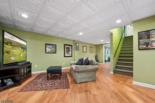 4 Amherst Dr, Washington Township, NJ 07853 - Photo 29