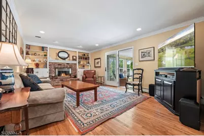 4 Amherst Dr, Washington Township, NJ 07853 - Photo 9