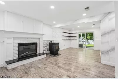 34 Oklahoma Trl, Hopatcong, NJ 07843 - Photo 9