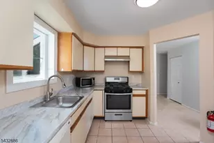 152 Picadilly Pl, Franklin Township, NJ 08873 - Photo 7