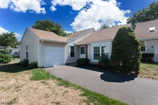 152 Picadilly Pl, Franklin Township, NJ 08873 - Photo 1