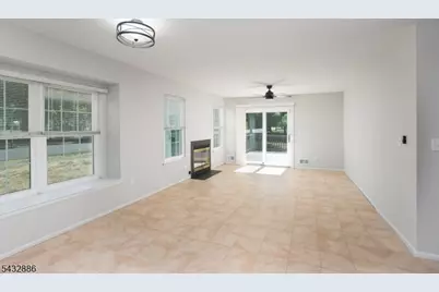 152 Picadilly Pl, Franklin Township, NJ 08873 - Photo 3