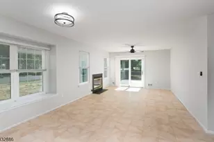 152 Picadilly Pl, Franklin Township, NJ 08873 - Photo 3