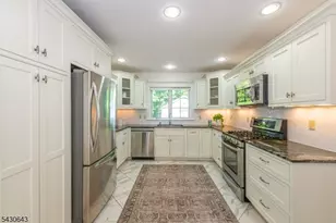 39 Essex Ave, Montclair, NJ 07042 - Photo 15