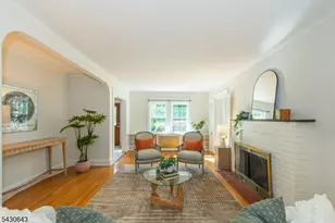 39 Essex Ave, Montclair, NJ 07042 - Photo 5