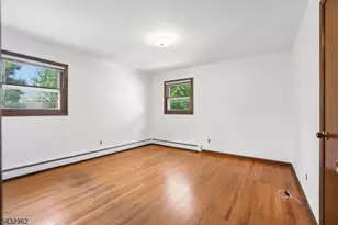 355 Chestnut Ave, South Hackensack Township, NJ 07606 - Photo 9