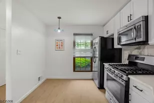 309 English Pl, Bernards Township, NJ 07920 - Photo 5