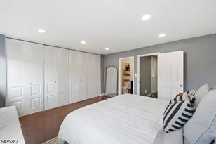 31 Chelsea Way, Bridgewater, NJ 08807 - Photo 13
