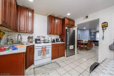 724 W Front St, Plainfield, NJ 07060 - Photo 9