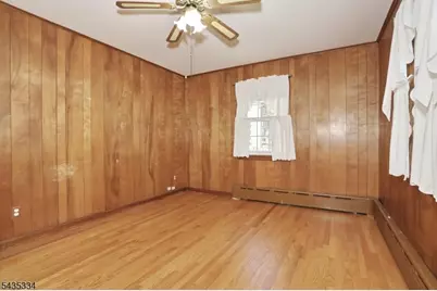 200 Watchung Dr, Hawthorne, NJ 07506 - Photo 9