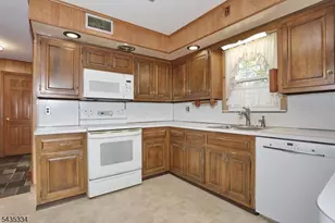 200 Watchung Dr, Hawthorne, NJ 07506 - Photo 11