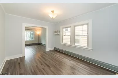 10 Walnut Pkwy, Montclair, NJ 07042 - Photo 11