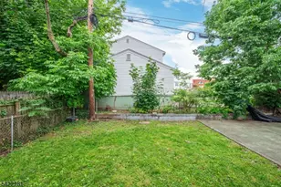 10 Walnut Pkwy, Montclair, NJ 07042 - Photo 27