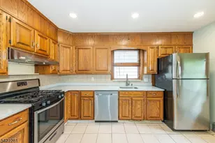10 Walnut Pkwy, Montclair, NJ 07042 - Photo 19