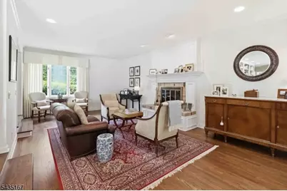 31 Laura Ln, Morris Township, NJ 07960 - Photo 5