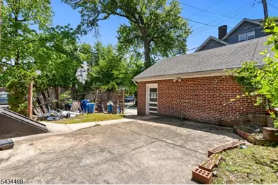 124 Vassar Ave, Newark, NJ 07112 - Photo 7