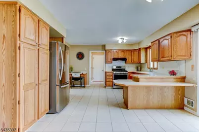 808 Columbus Ave, Raritan, NJ 08869 - Photo 9