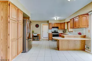 808 Columbus Ave, Raritan, NJ 08869 - Photo 9