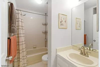 78 Sage Ct, Bedminster Township, NJ 07921 - Photo 15