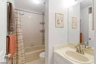 78 Sage Ct, Bedminster Township, NJ 07921 - Photo 15