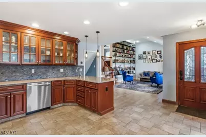 10 Briarwood Dr, Franklin Township, NJ 08873 - Photo 5