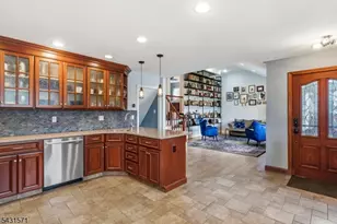 10 Briarwood Dr, Franklin Township, NJ 08873 - Photo 5