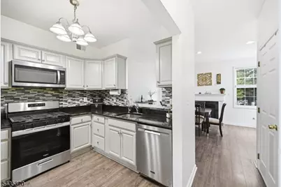 216 Barringer Dr, Nutley, NJ 07110 - Photo 9