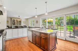 46 Londonderry Wy, Summit, NJ 07901 - Photo 3