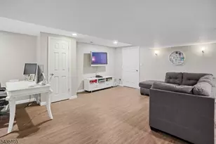 46 Londonderry Wy, Summit, NJ 07901 - Photo 21