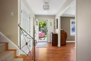 46 Londonderry Wy, Summit, NJ 07901 - Photo 7