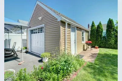 610 Laurita St, Linden, NJ 07036 - Photo 21