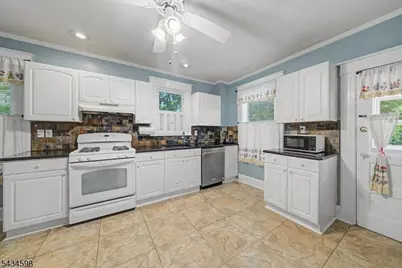 715 Cornelia St, Boonton Town, NJ 07005 - Photo 11