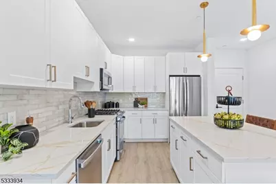 518 Vosseller Ave #217, Bound Brook, NJ 08805 - Photo 5