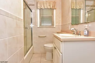 8 Royal Ave, Hawthorne, NJ 07506 - Photo 15