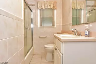 8 Royal Ave, Hawthorne, NJ 07506 - Photo 15