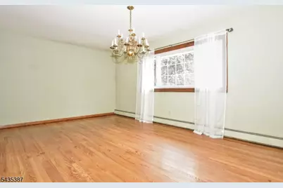 8 Royal Ave, Hawthorne, NJ 07506 - Photo 3