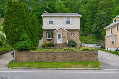 562 Valley Rd, Clifton, NJ 07013 - Photo 1
