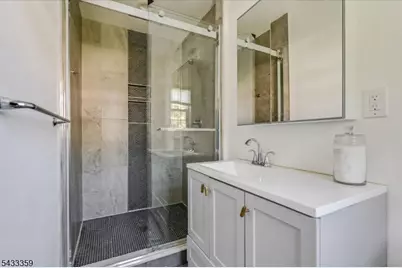 32 Brantwood Pl, Clifton, NJ 07013 - Photo 7