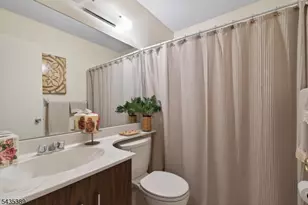 108 Westgate Dr, Edison, NJ 08820 - Photo 15