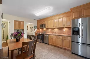 108 Westgate Dr, Edison, NJ 08820 - Photo 7