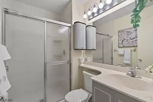 108 Westgate Dr, Edison, NJ 08820 - Photo 17