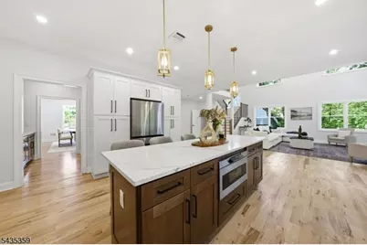 21 Kuntz Ave, Berkeley Heights Township, NJ 07922 - Photo 5