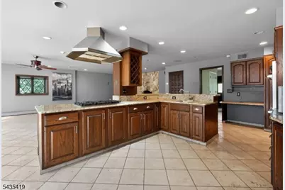 1410 Raritan Rd, Scotch Plains Township, NJ 07076 - Photo 9