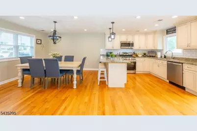 136 Redwood Ave, Wayne, NJ 07470 - Photo 13