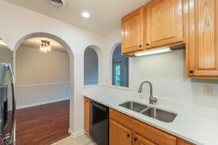 91 Roseland Ave, Caldwell Boro Twp., NJ 07006 - Photo 7