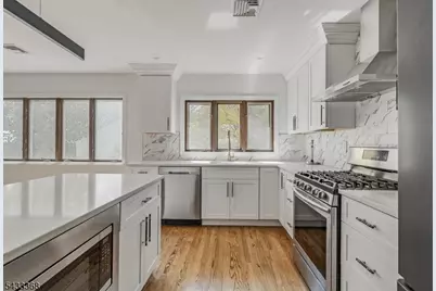 32 Brantwood Pl, Clifton, NJ 07013 - Photo 9