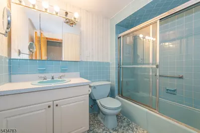 319 Winifred Dr, Totowa, NJ 07512 - Photo 15