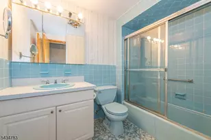 319 Winifred Dr, Totowa, NJ 07512 - Photo 15