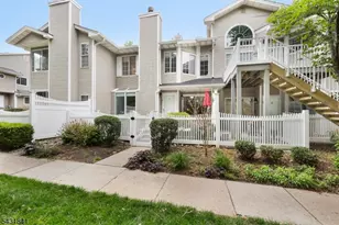 33 Crestmont Rd, Bedminster Township, NJ 07921 - Photo 3