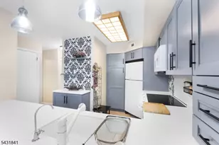 33 Crestmont Rd, Bedminster Township, NJ 07921 - Photo 7